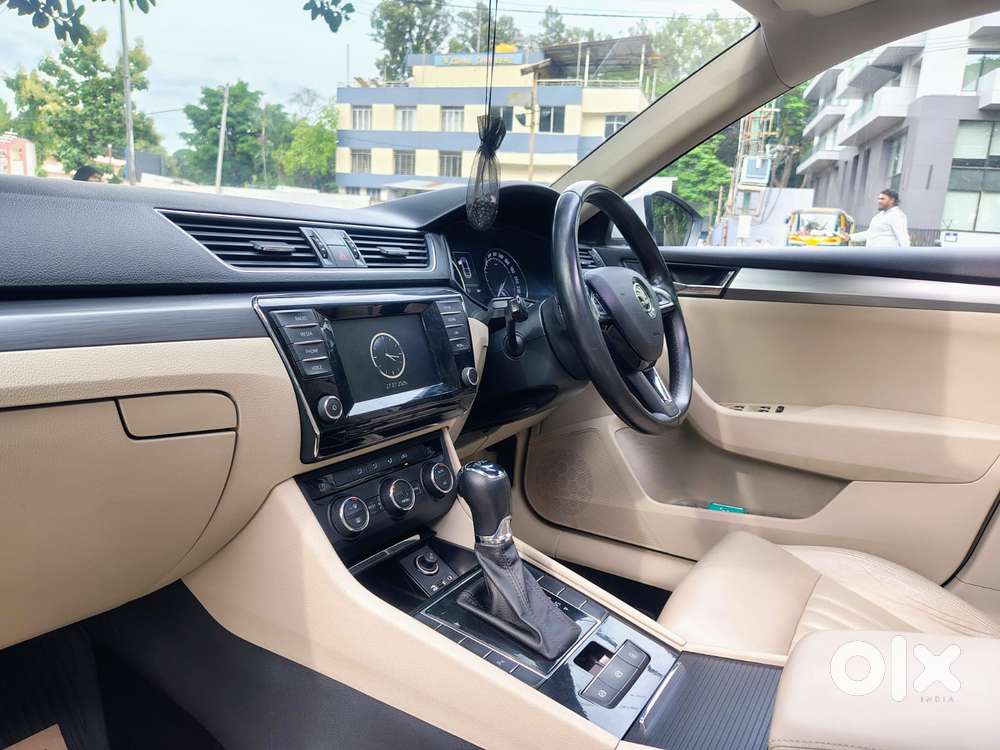 Skoda Superb [ ] 1.8 Style Tsi At, 2016, Petrol