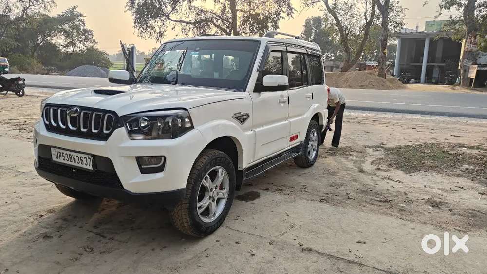 Mahindra Scorpio S 10 2.5 Diesel 2015