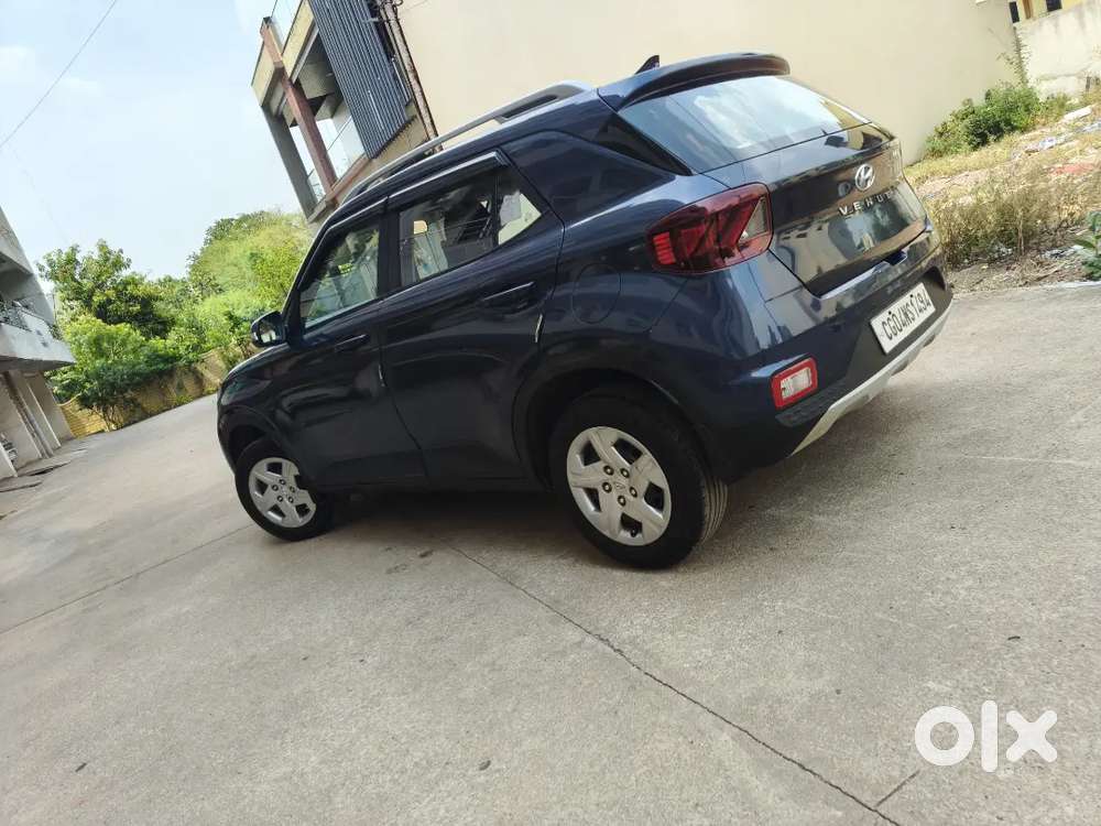 Hyundai Venue 2022 Petrol Well Maintained