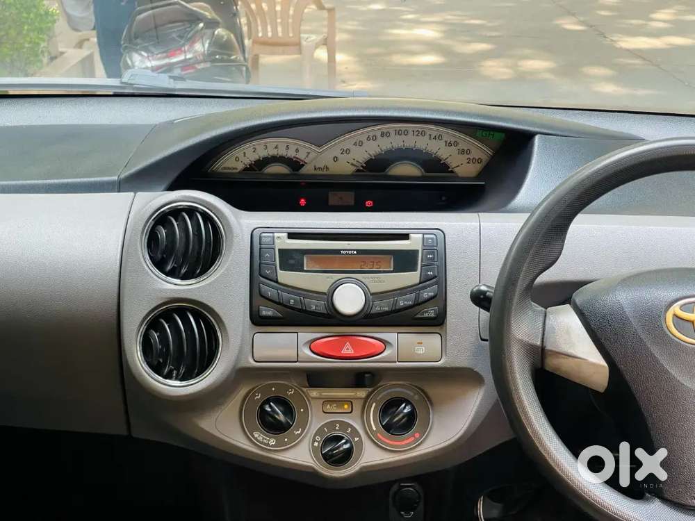 Toyota Etios 1.5 V 2011