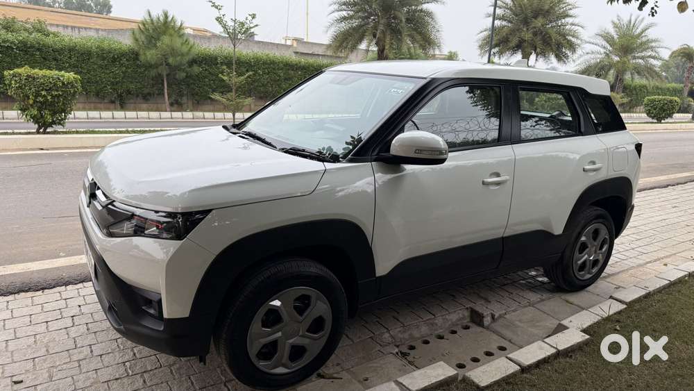 Maruti Suzuki Brezza 1.5 Vxi Smart Hybrid, 2025, Petrol