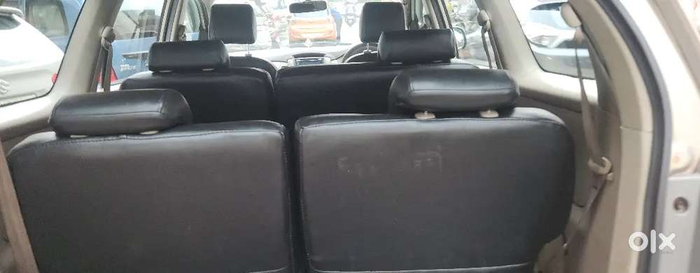 Toyota Innova 2014 Diesel 280000 Km Driven