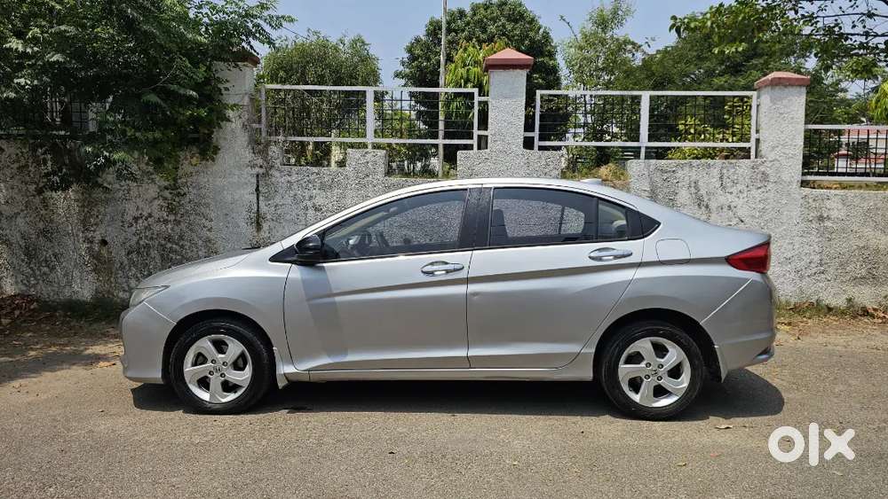 Honda City V I-dtec 2015