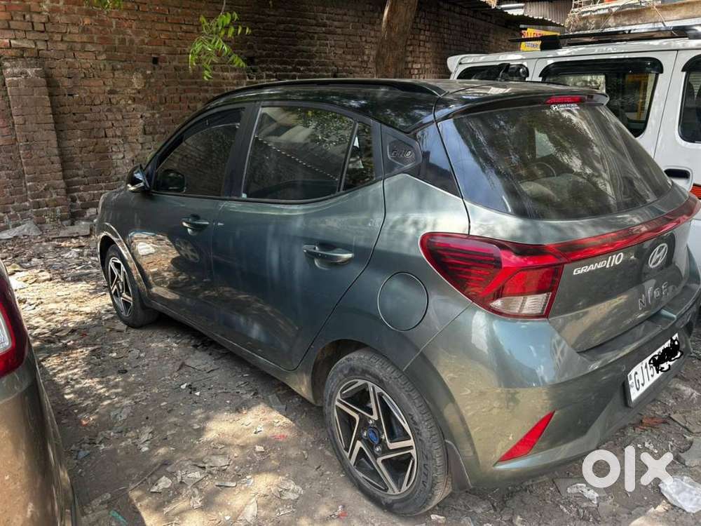 All Fetures Are There In Car Milleage 18+