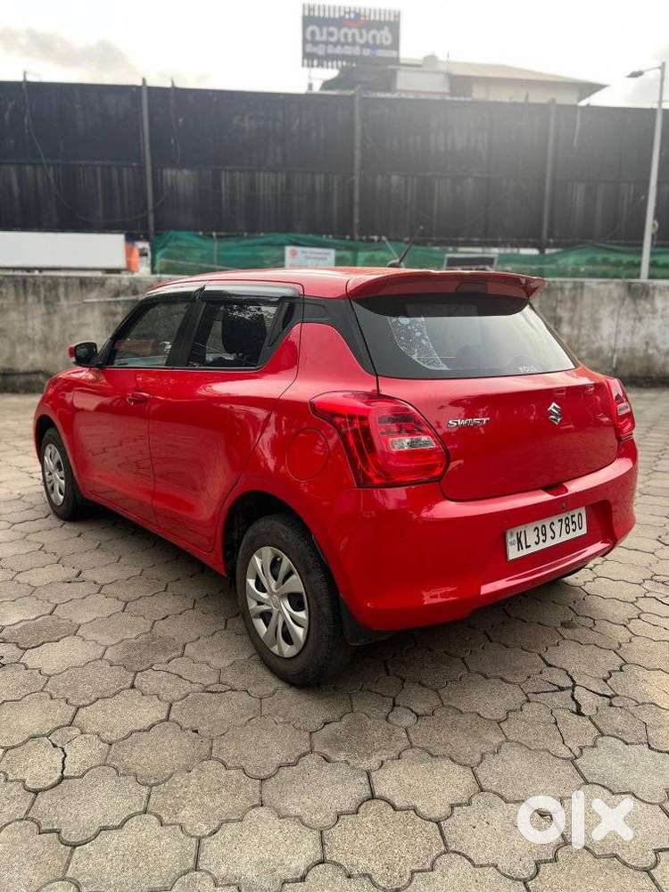 Maruti Suzuki Swift Vxi + Manual, 2022, Petrol