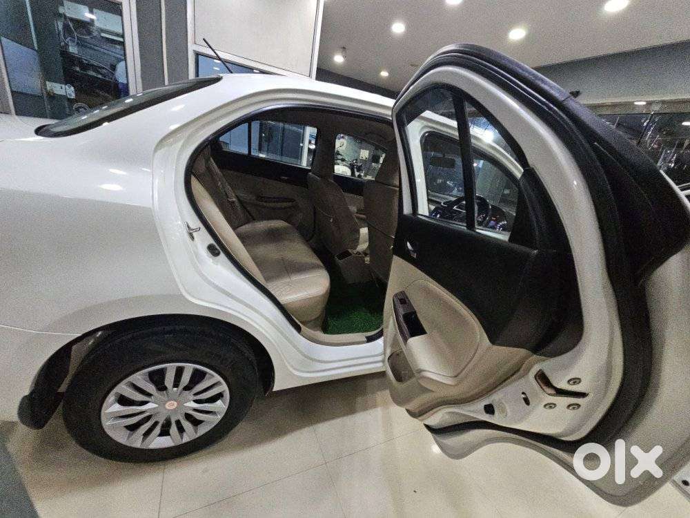 Maruti Suzuki Dzire Vxi Ags, 2022, Petrol