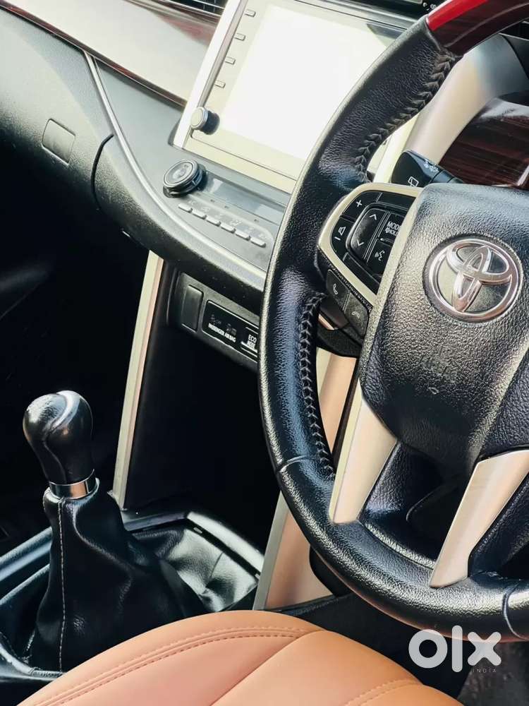 Toyota Innova Crysta [2020-ongoing] 2.4 Vx 8 Str, 2022, Diesel