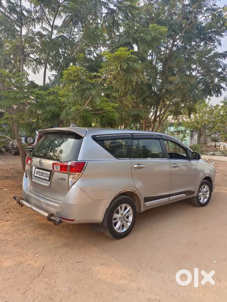 Toyota Innova Crysta 2017 Diesel 320000 Km Driven
