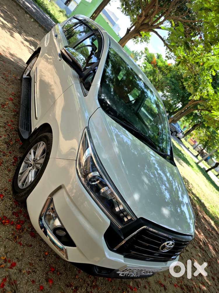 Toyota Innova Crysta 2.4 G Mt, 2016, Diesel