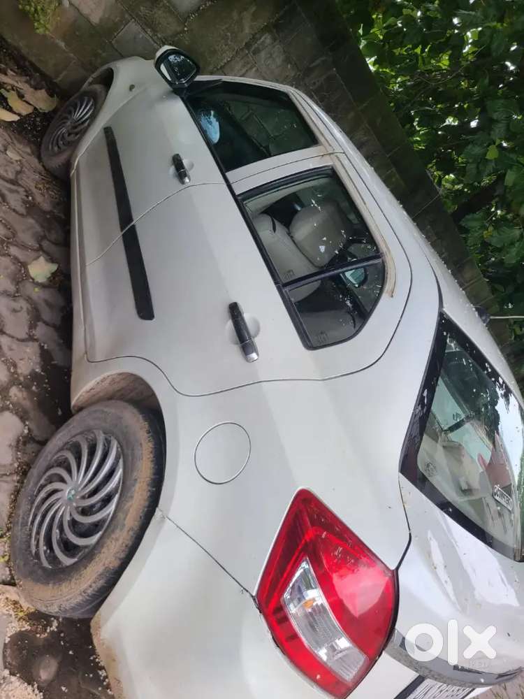 Maruti Suzuki Dzire 2017 Lxi Cng