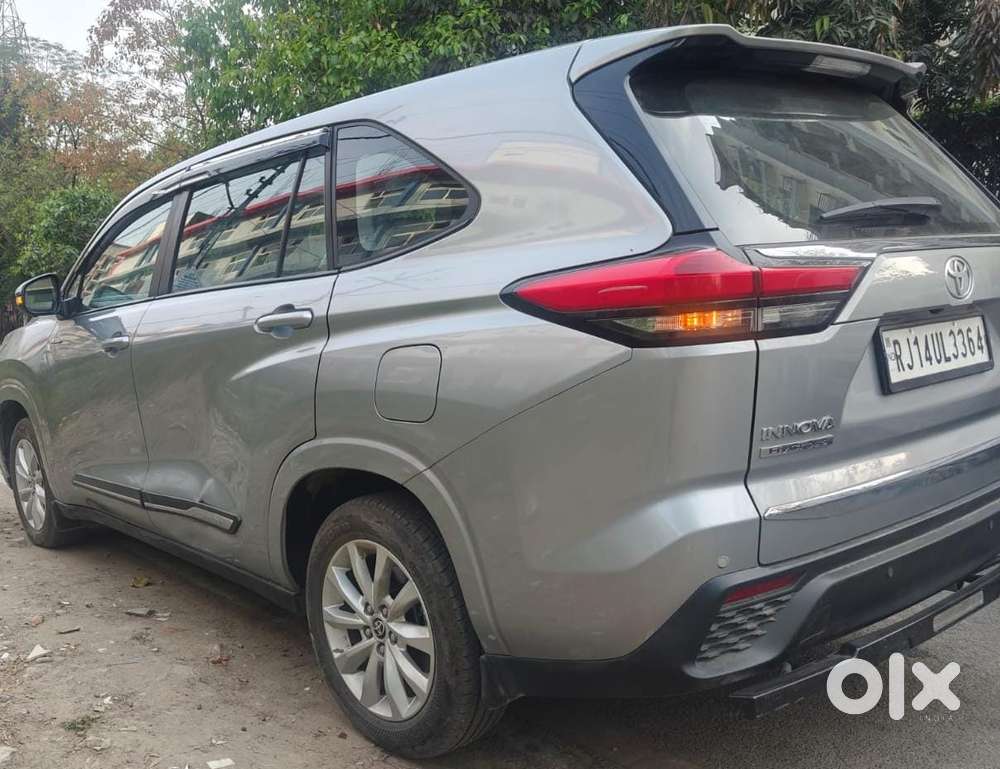 Toyota Innova Hycross 2.0 Vx Hybrid 8 Str, 2025, Petrol