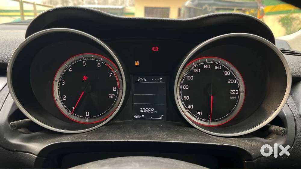 Maruti Suzuki Swift Vvt Zxi, 2022, Petrol