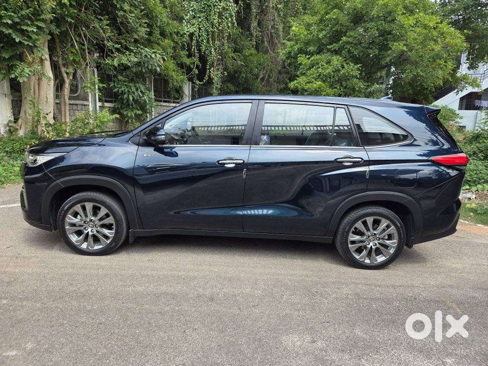 Toyota Innova Hycross 2.0 Zx (o) Hybrid 7 Str, 2025, Petrol