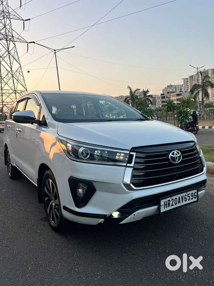 Toyota Innova Crysta 2.8 Zx At 7 Seater, 2022, Petrol