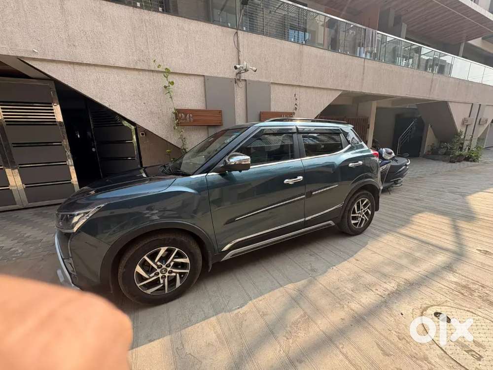Mahindra Xuv300 2023 Petrol Well Maintained