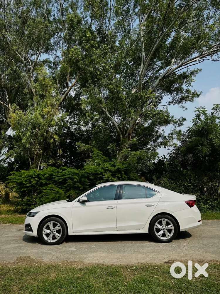 Skoda Octavia 2.0 Style Tsi At, 2022, Petrol