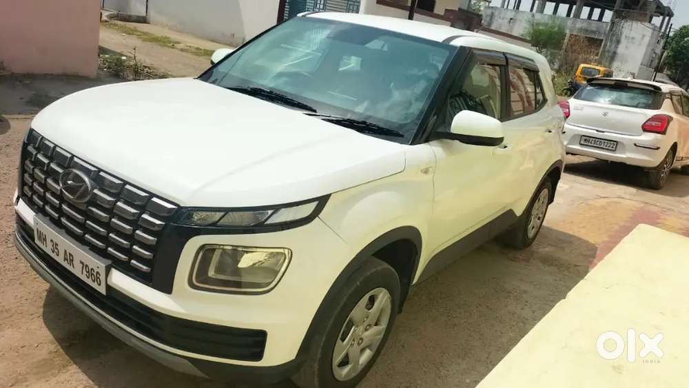 Hyundai Venue 2022 Petrol 51000 Km Driven