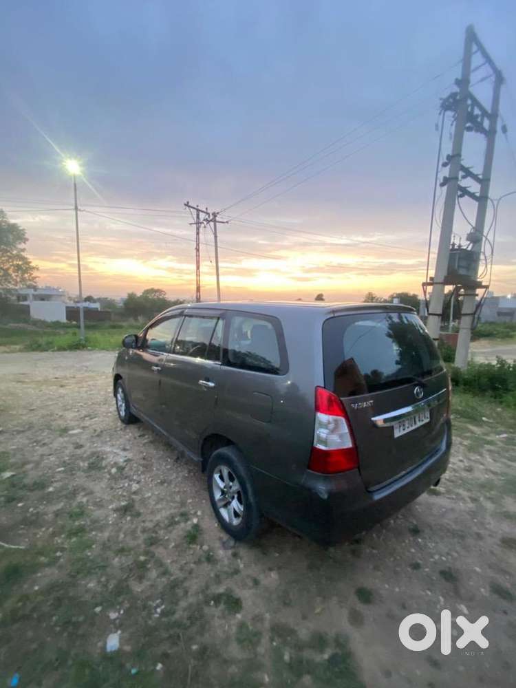 Toyota Innova 2013 Diesel Well Maintained