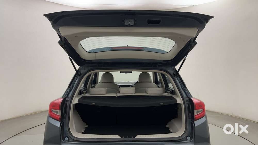 Mahindra Xuv300 1.2 W8 (o) Amt Petrol, 2022, Petrol