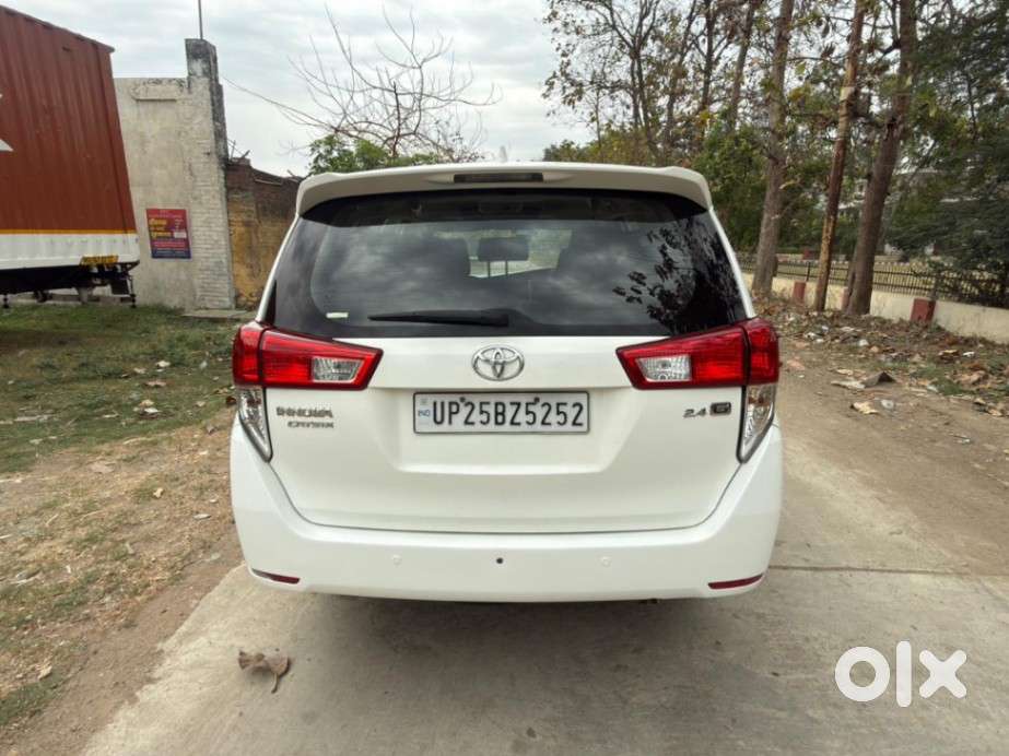 Toyota Innova Crysta 2.4 G Mt 8s, 2017, Diesel
