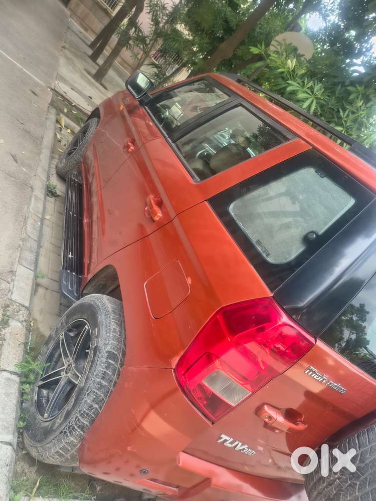 Mahindra Tuv 300 T8 Amt (automatic), 2017, Diesel