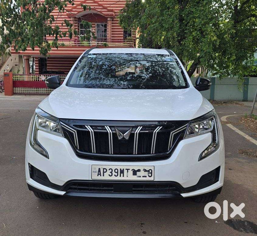 Mahindra Xuv700 Mx Petrol Mt 5 Str (e), 2022, Petrol