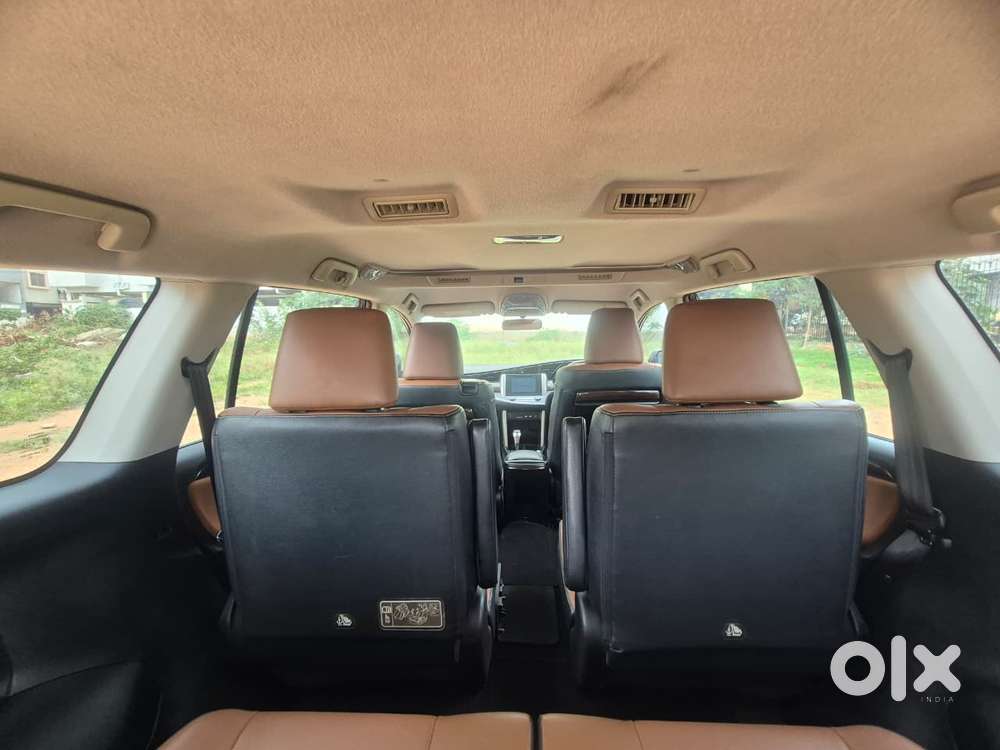 Toyota Innova Crysta 2.8z Automatic, 2016, Diesel