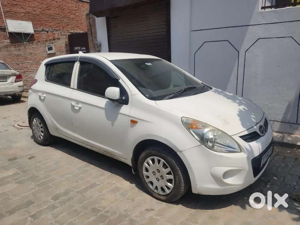 Hyundai I20 2009 Petrol Well Maintained.