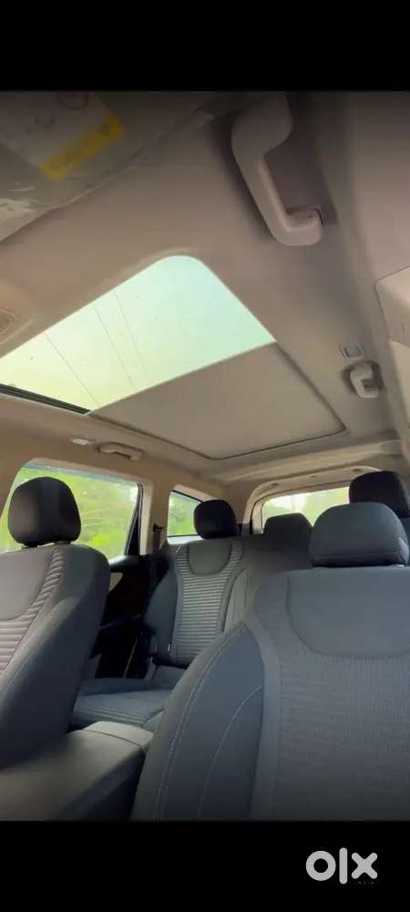 Brand New Mahindra Xuv 2026 Automatic Ax5 7 Seater Black Color