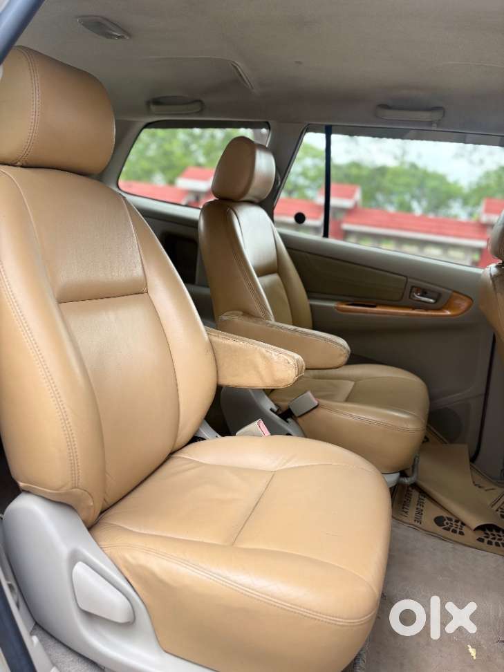 Toyota Innova 2.5 V Diesel 7-seater, 2009, Diesel