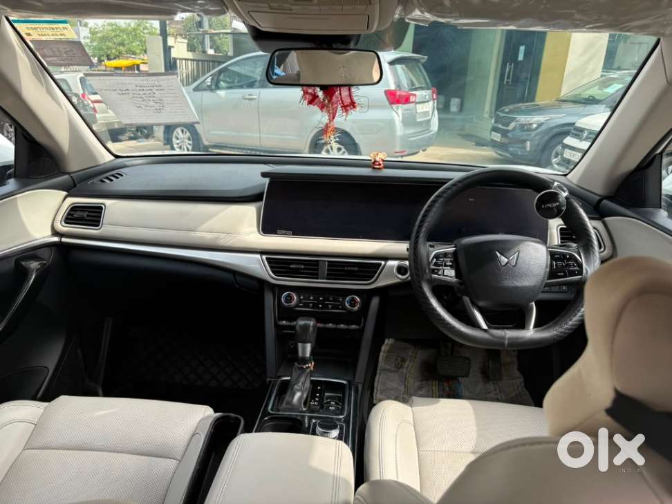 Mahindra Xuv700 2.2 Ax 7 Diesel At Str Awd, 2022, Diesel