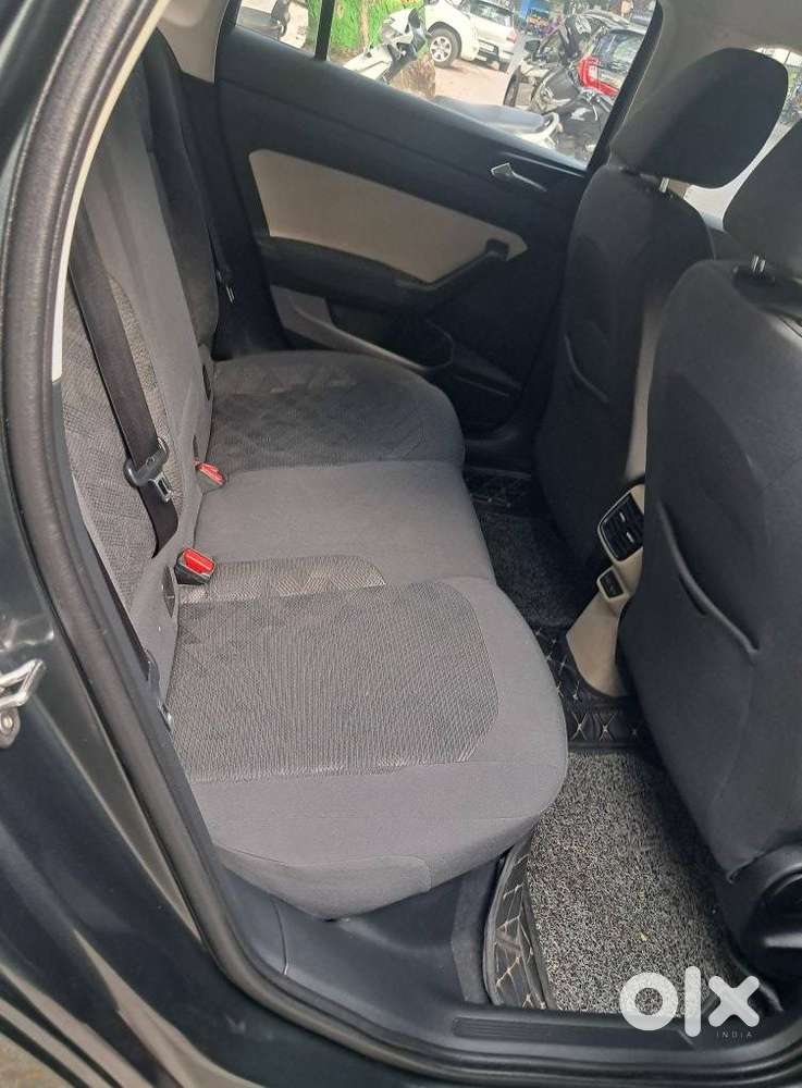 Skoda Slavia 1.0 Ambition Tsi At, 2023, Petrol