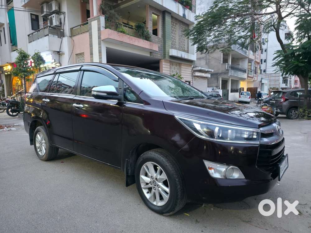 Toyota Innova Crysta 2.8z Automatic, 2017