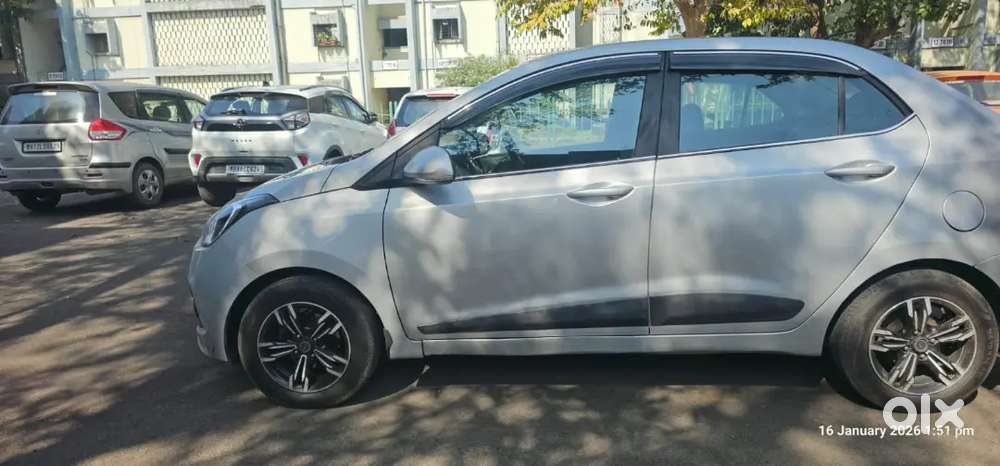 Hyundai Xcent 2015 .
