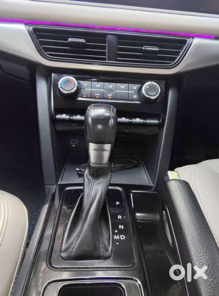 Mahindra Xuv700 2.2 Ax 3 Diesel At 5 Str, 2022, Diesel