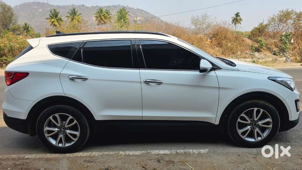 Very Neatly Maintained Hyundai Santa Fe