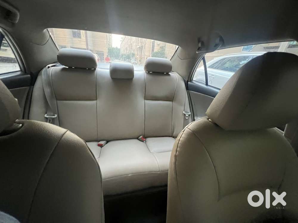 Toyota Corolla Altis 2012