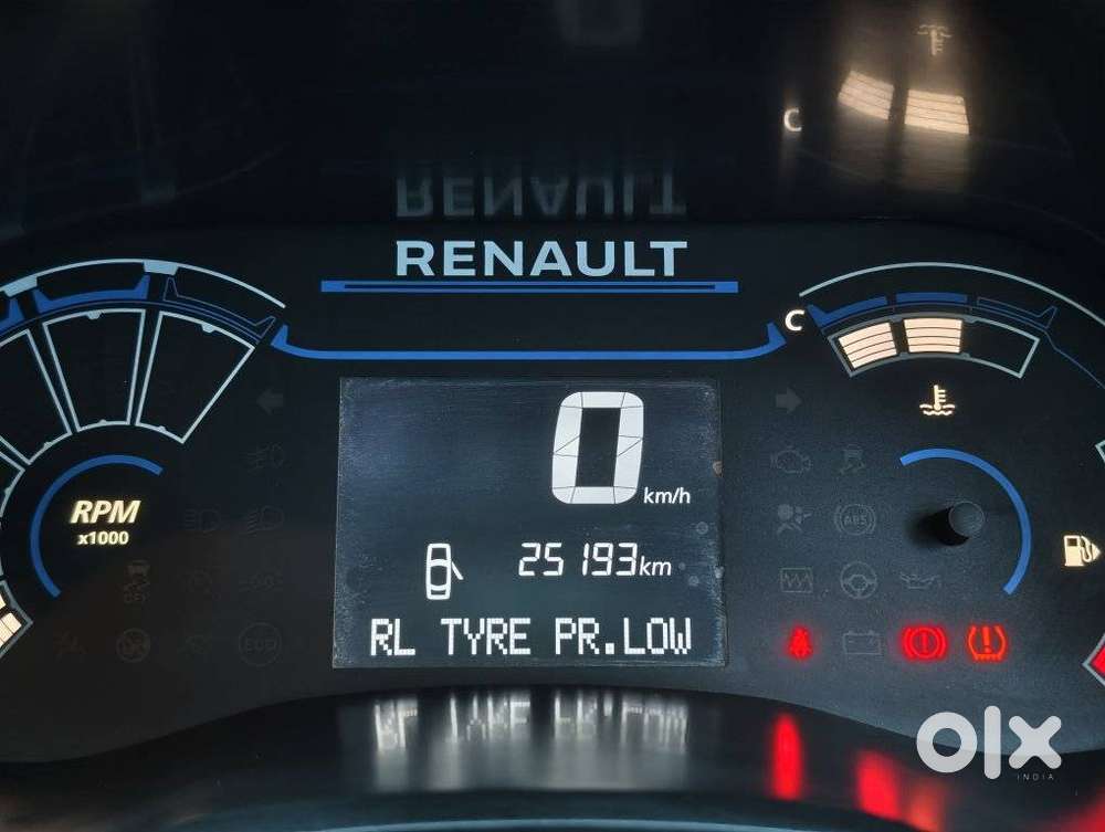 Renault Triber Rxt, 2023, Petrol