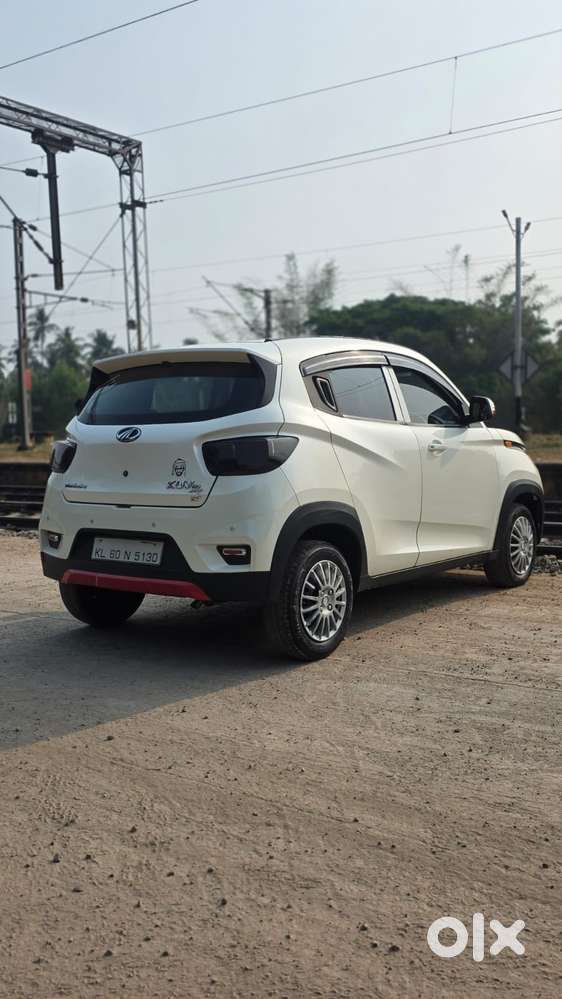 Mahindra Kuv 100
