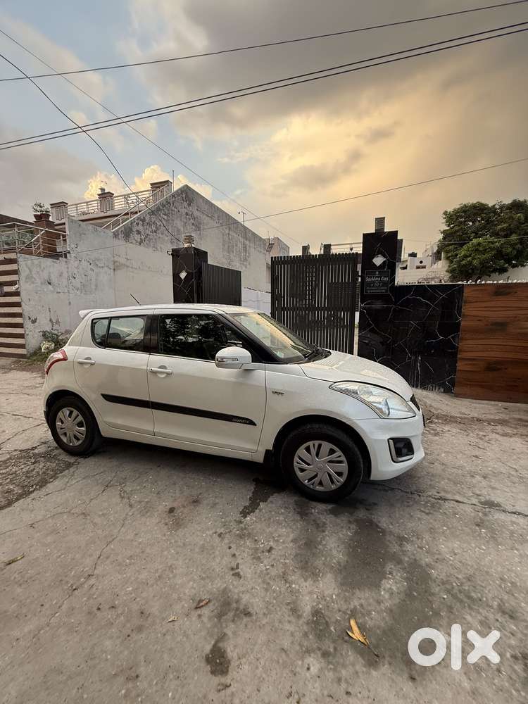 Maruti Suzuki Swift Vxi Optional, 2015, Petrol