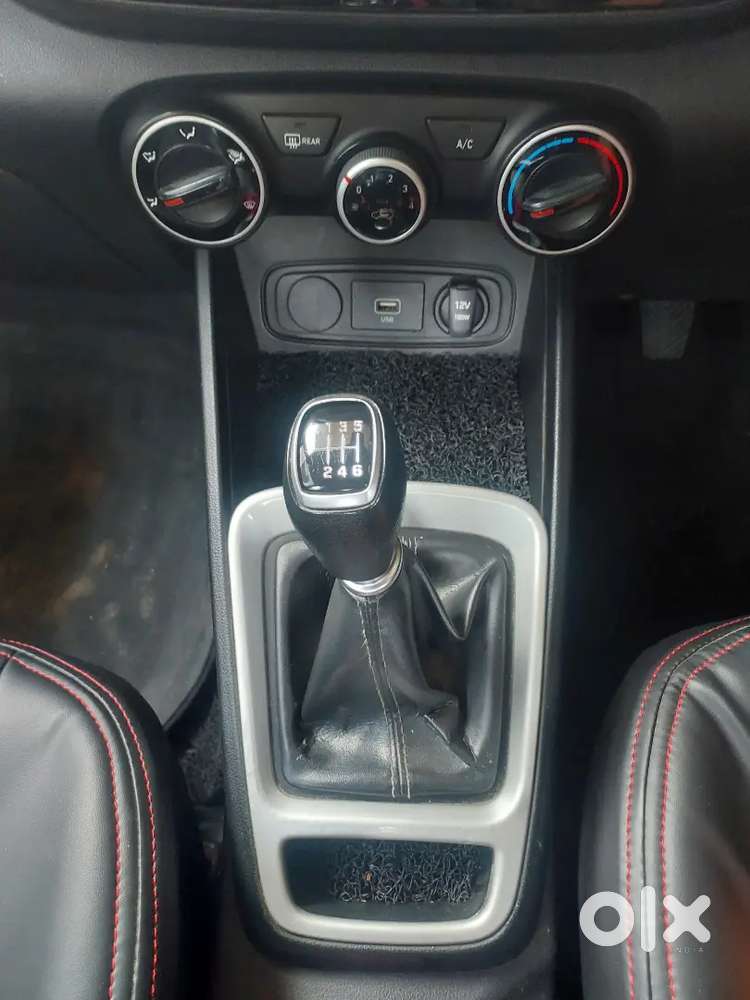 Hyundai Venue 2020 Last, New Tyre, New Insurence Diesel Manual
