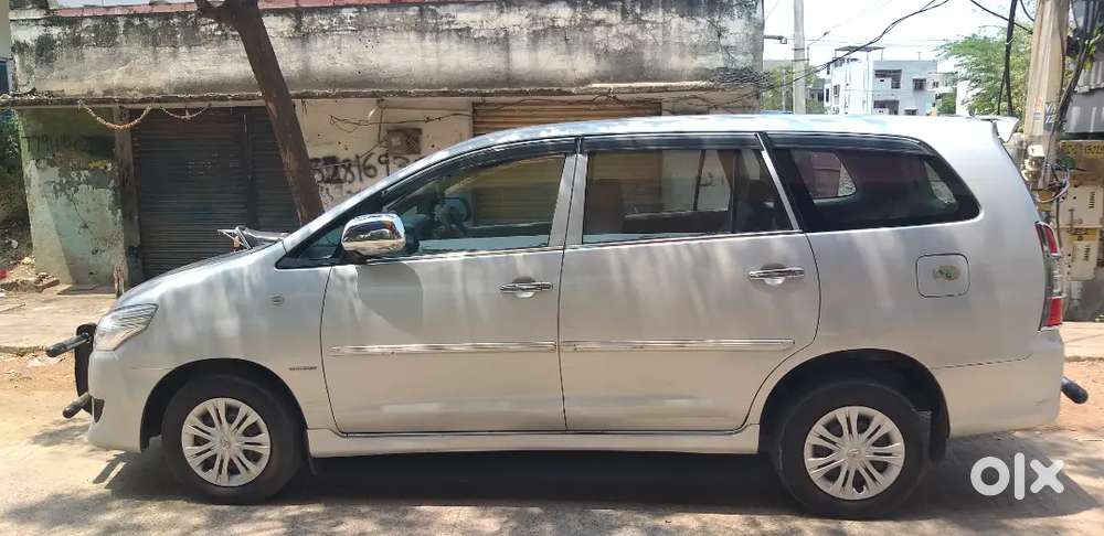 Toyota Innova 2012 Diesel 260000 Km Driven