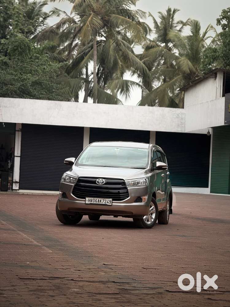 Toyota Innova Crysta 2.4 G