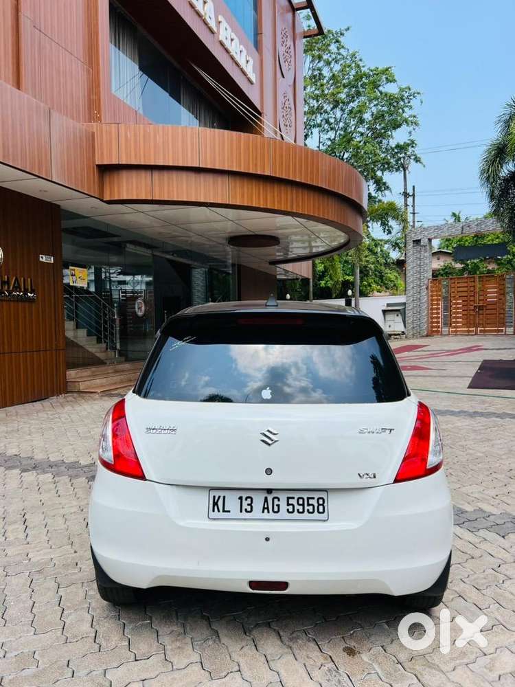 Maruti Suzuki Swift 2016 Petrol 121000 Km Driven