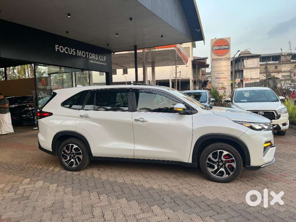 Maruti Suzuki Invicto, 2024, Petrol