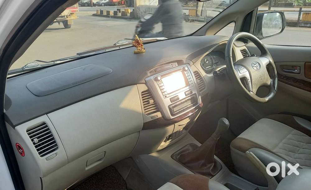 Toyota Innova 2.5 V 8 Str, 2014, Diesel