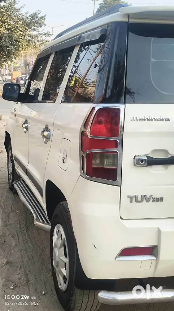 Mahindra Tuv 300 2018