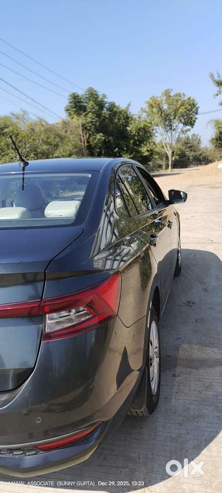 Skoda Slavia 1.0 Active Tsi, 2022, Petrol