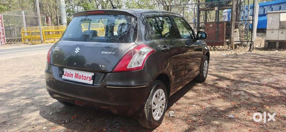 Maruti Suzuki Swift Vxi + Manual, 2016, Petrol