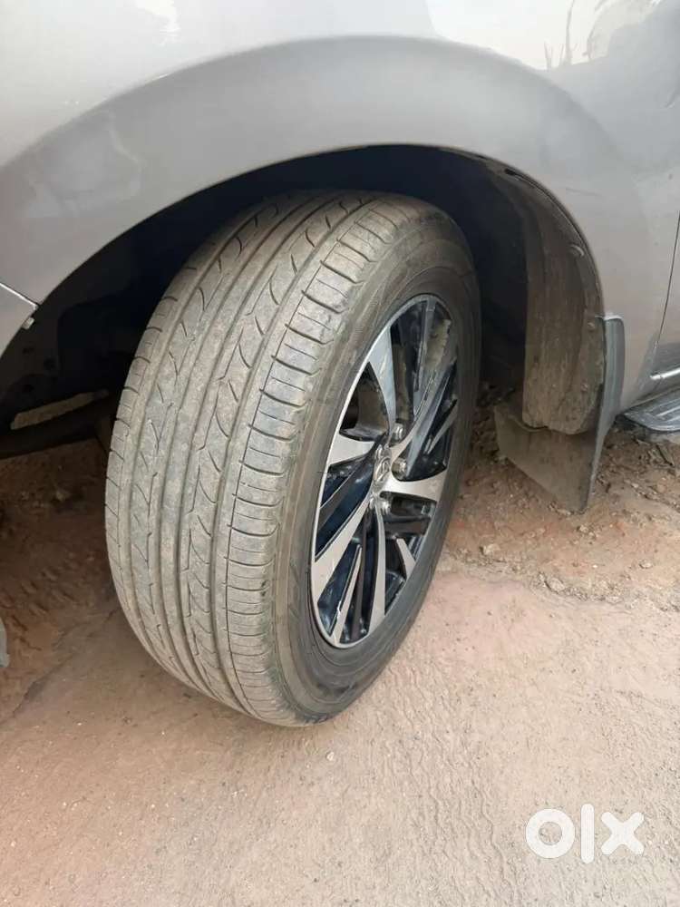 Toyota Innova Crysta 2.4 Zx Mt 8 Seater 2021